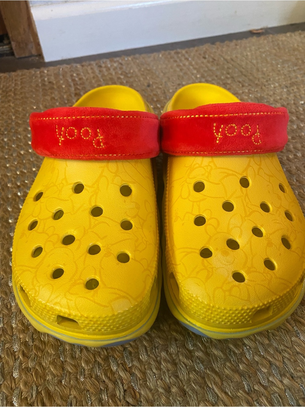 Disney x Crocs Winnie the Pooh Classic Platform Clogs Size 6 Women's GUC Honey